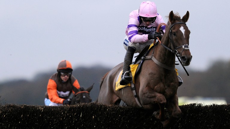 Silviniaco Conti mène le Long Run vers sa première victoire à Betfair Chase en 2012