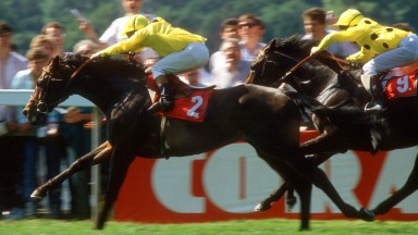 Mtoto and Michael Roberts swoop past Reference Point and Steve Cauthen in the Eclipse Stakes of 1987