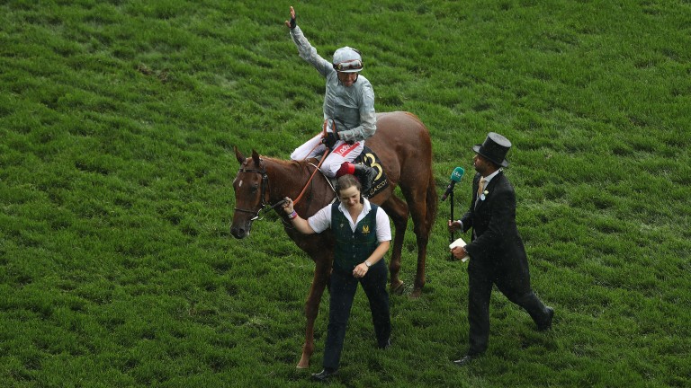 Frankie Dettori is interviewed by Rishi Persad after winning on Raffle Prize