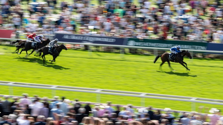 Battaash smashes the track record in the Nunthorpe
