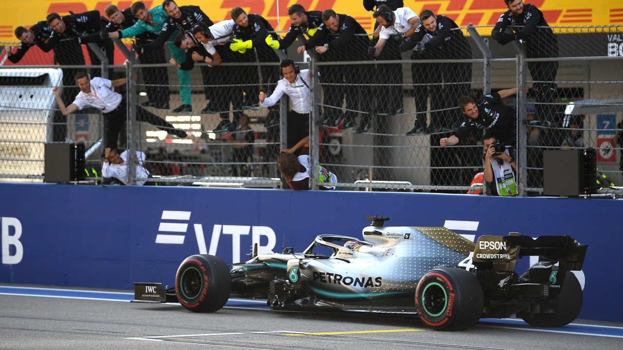 lewis hamilton russian grand prix
