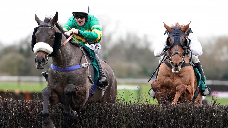 Kimberlite Candy (left) jumps to the front at the last from Captain Chaos