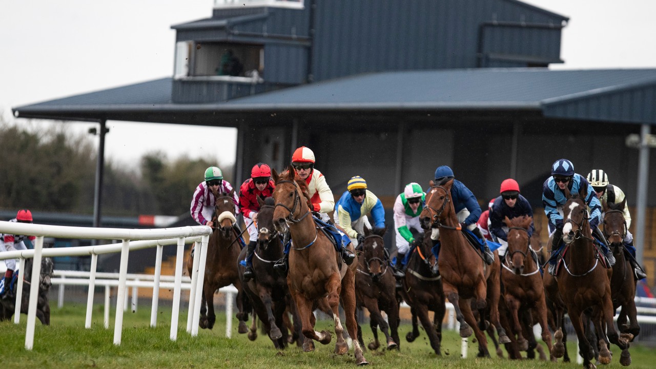 Hri Approves 1 Million Fund To Assist Racecourses With Stabling Capacity Horse Racing News Racing Post