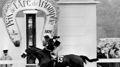 4 OCT 1971: MILL REEF RIDDEN BY JOCKEY GEOFF LEWIS CROSSES THE FINISH LINE TO WIN THE 1971 PRIX DE L''ARC DE TRIOMPHE AT THE LONGCHAMPS RACECOURSE. Mandatory Credit: Allsport Hulton/Archive