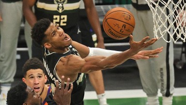 Giannis Antetokounmpo lead the Bucks to the NBA Championship last season