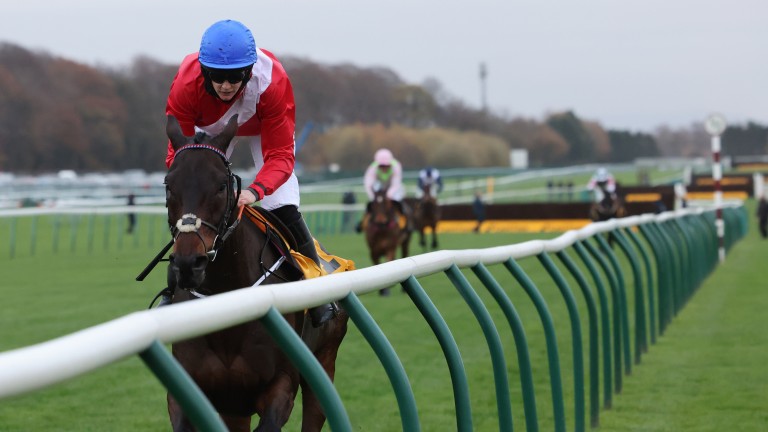 A Plus Tard wins the Betfair Chase by 22 lengths