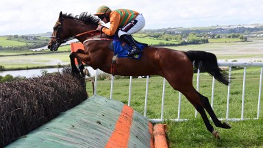 Inchydoney PTP 22-5-22 SOME MAN & Rob James win the Open Lightweight Race(Photo HEALY RACING)