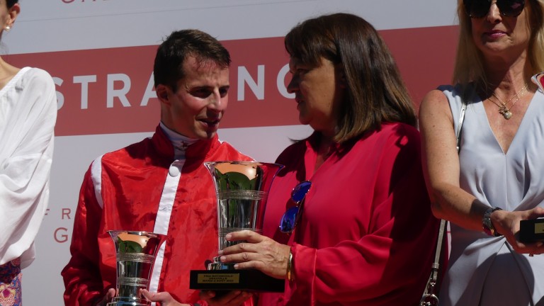 William Buick et Jane Chapel Hyam profitent de leur victoire à Saffron Beach