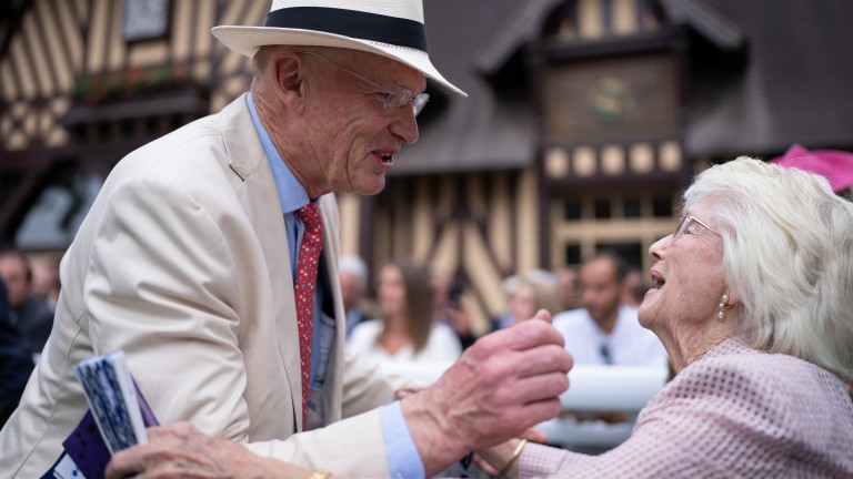 John Gosden et Patricia Thompson après le prix Jacques Le Marois