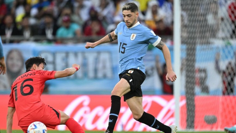 Federico Valverde brilhou para o Uruguai no empate contra a Coreia do Sul
