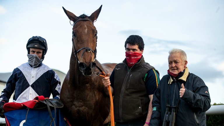 Le célèbre entraîneur Andy Lynch décède à 76 ans « C’était une superstar unique en son genre » Horse Racing News